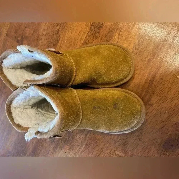 Koolaburra by Ugg tan short boots size 12 - Picture 7 of 8